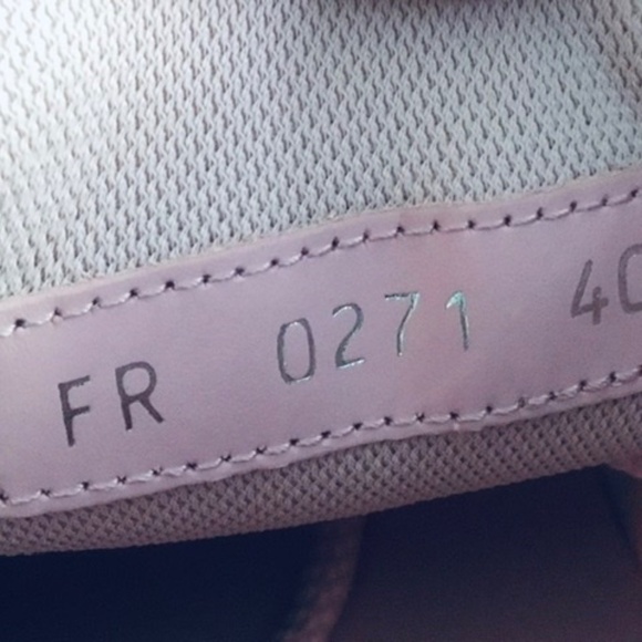 100% Authentic Givenchy Light Runner Sneaker Pink Bubble Gum Size 40/9.5 - Picture 10 of 12